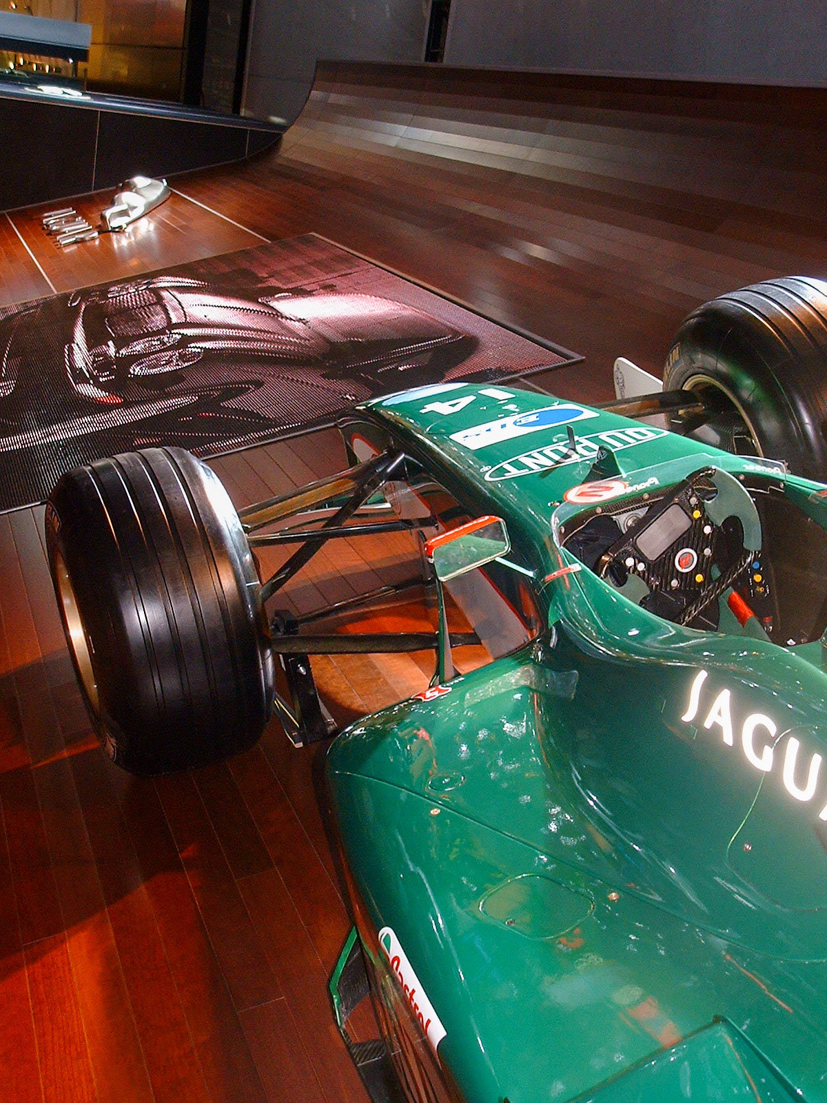 F1-Bolide von Jaguar 2003 auf der IAA in Frankfurt