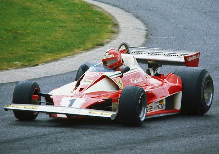 Niki Lauda im Ferrari 312 T2 am 31.07.1976 beim Training auf dem Nürburgring (Foto: Lothar Spurzem)