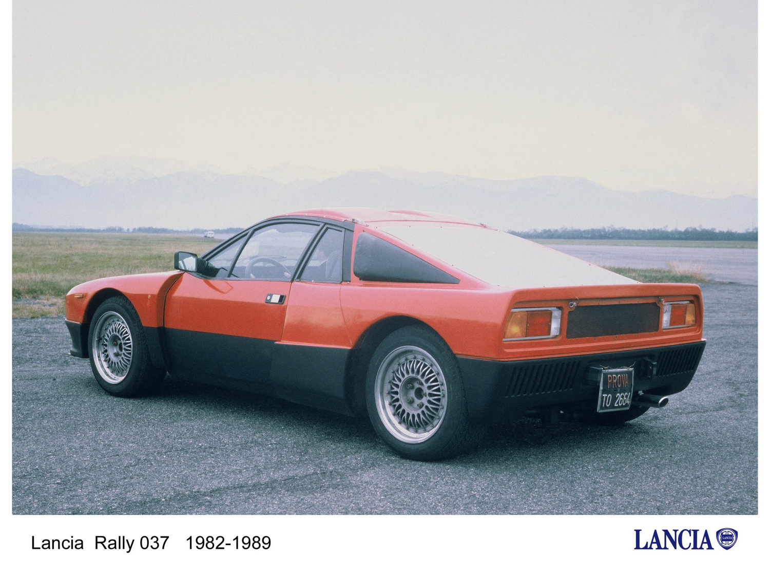 Serienmodell Lancia Rally 037 Stradale