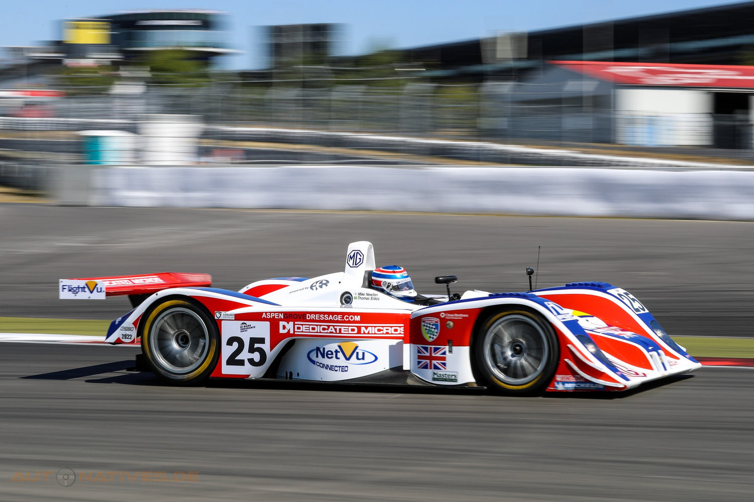 Inzwischen ist der MG-Lola EX257 (Lola B01/60 von 2001) ein Oldtimer. Beim AvD Oldtimer-Grand-Prix 2022 trat der Bolide im Feld der Master Endurance Legends an.