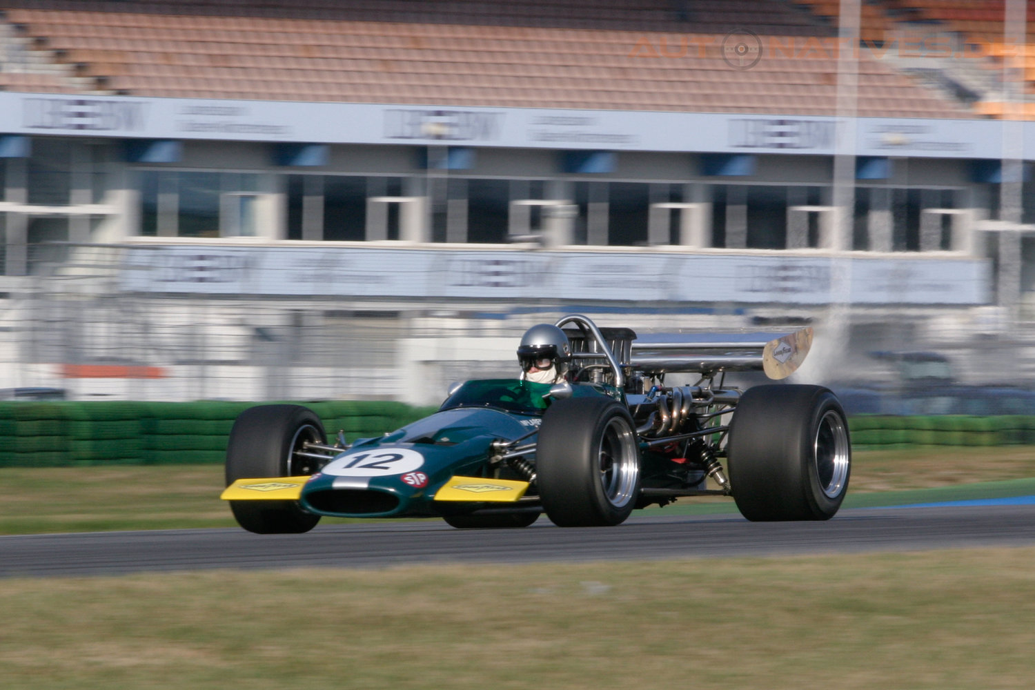 McLaren M10