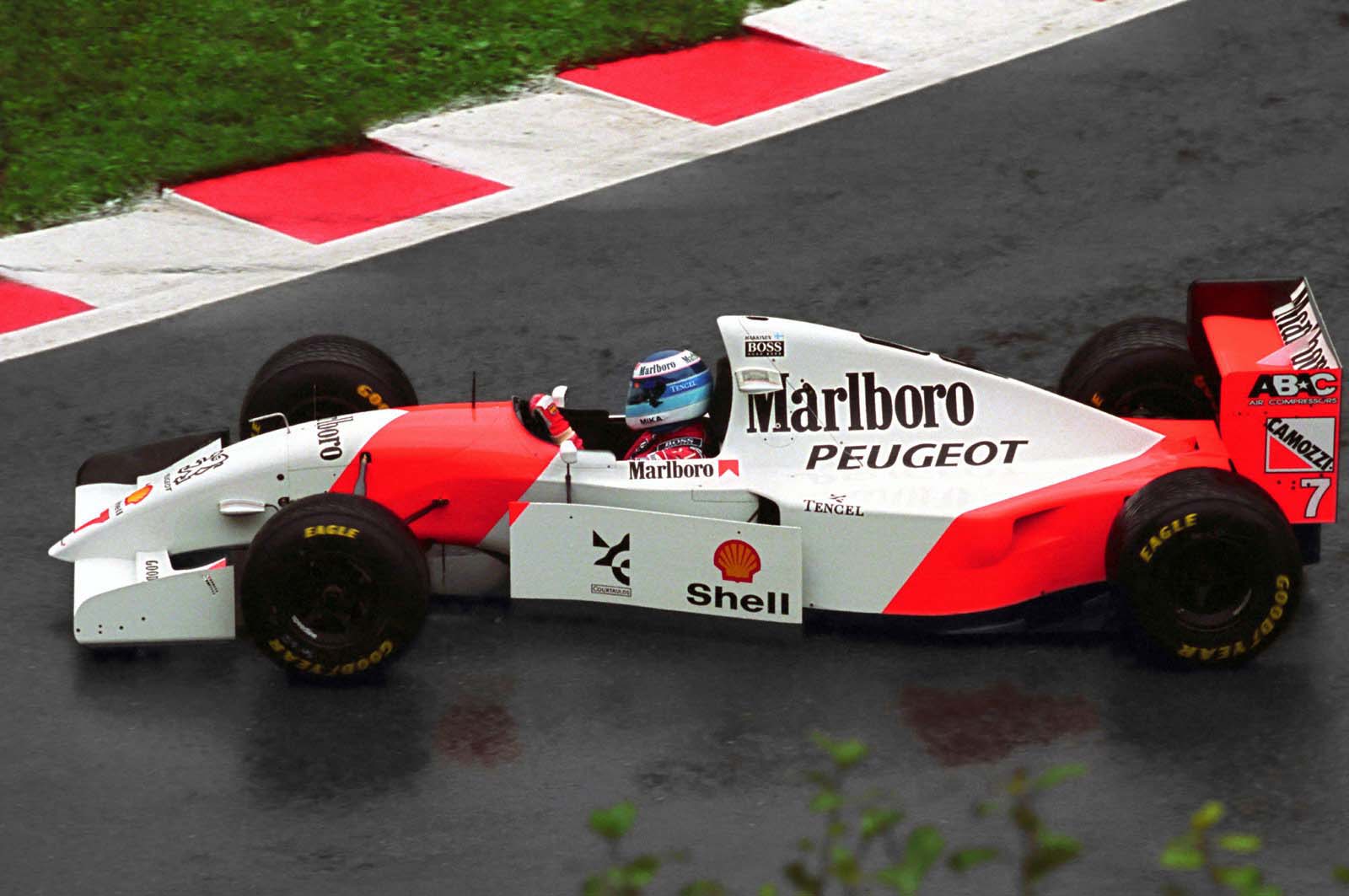 1994 lieferte Peugeot seinen Motor an McLaren
