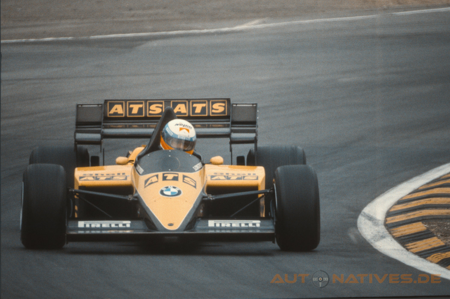 Von 1982 bis 1984 trat Manfred Winkelhock für ATS in der Königsklasse des Motorsports an. Doch als BMW im Oktober 1984 ankündigte, dass ATS im kommenden Jahr keine Motoren aus München mehr bekommt, musste Winkelhock das Cockpit räumen. (Foto: Archiv AutoNatives)