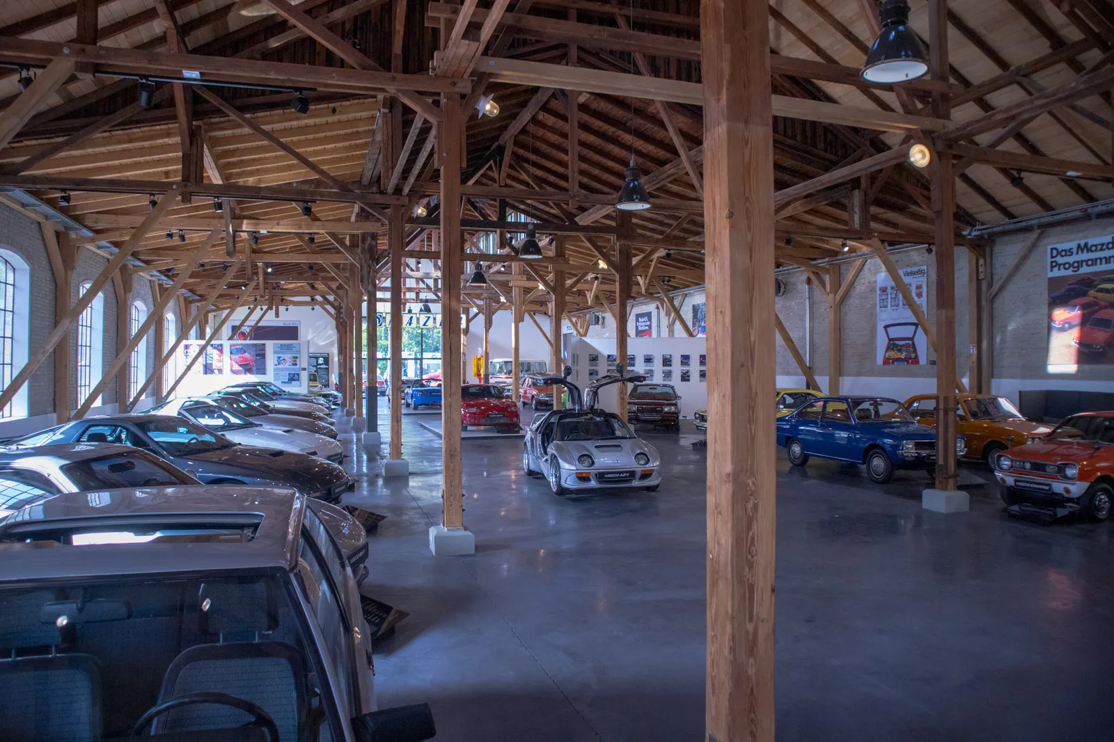 Innenansicht des Mazda Classic – Automobil Museum Frey