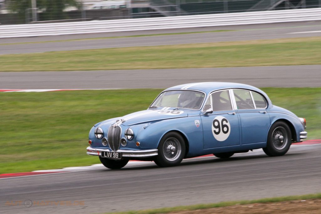 Jaguar Mk2 beim Einsatz im historischen Motorsport