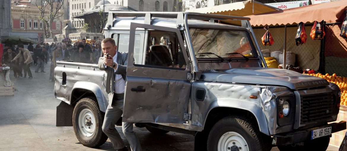 Land Rover Defender im Film James Bond Skyfall