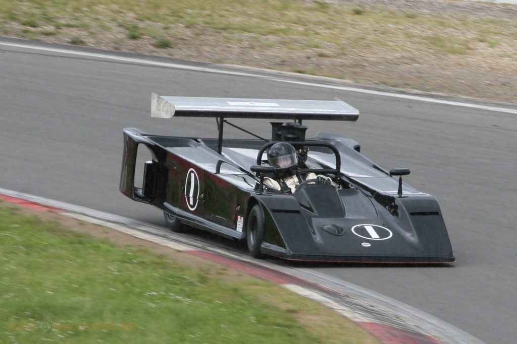 Harm Lagaay mit dem AVS Shadow Mk1 im historischen Motorsport am Nürburgring.