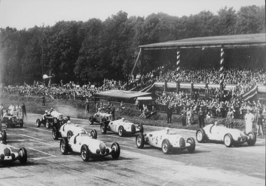 Start des Grand Prix von Großbritannien 1937
