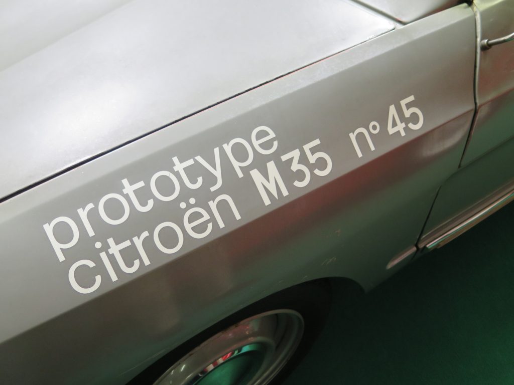 Kotflügelbeschriftung am Citroën M35