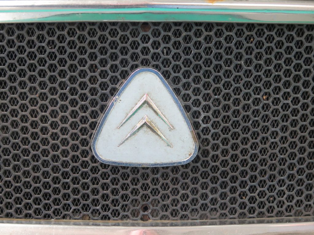 Markenzeichen am Citroën M35 