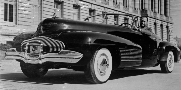 Designer Harley Earl fuhr den Buick Y-Job im Alltag.