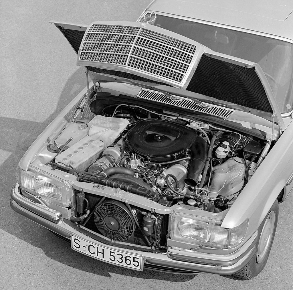 Der Motor im Mercedes-Benz 450 SEL 6.9