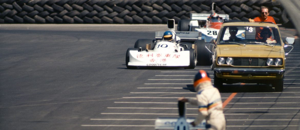Szene aus dem Training zum Kürzlich erwarb ich dieses Dia vom Grand Prix of Long Beach 1976