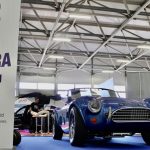 AC Cobra Series 1 electric auf der British Motor Show in Farnboroug