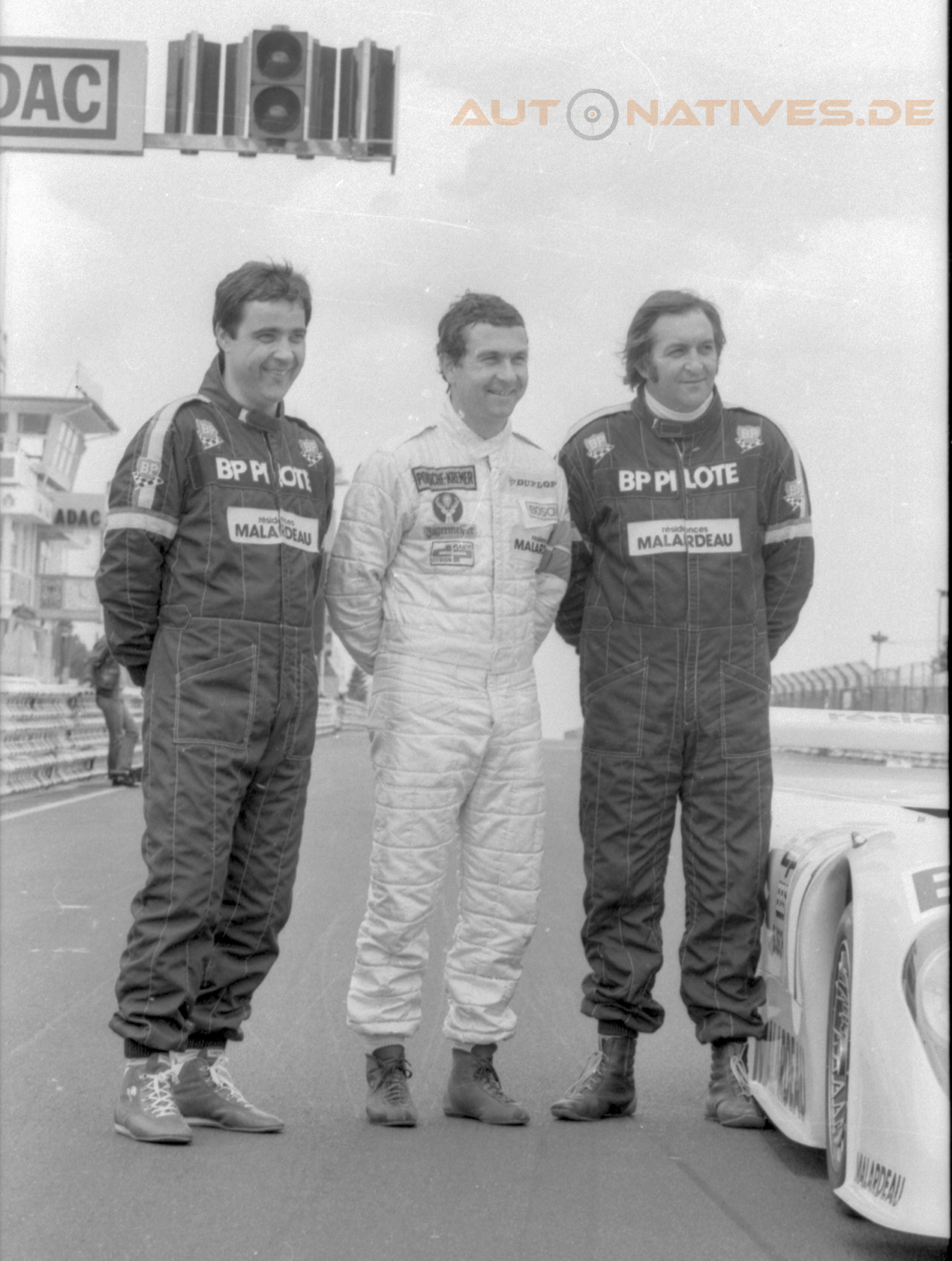 Im Vorfeld der 24 Stunden von Le Mans stellte Kremer den neuaufgebauten Porsche 917K/81 am Nürburgring der Presse vor. Bob Wollek (Mitte) bestritt das Rennen zuammen mit Guy Chasseuil (Rechts) und Xavier Lapeyre. (Foto: Archiv Autonatives.de)