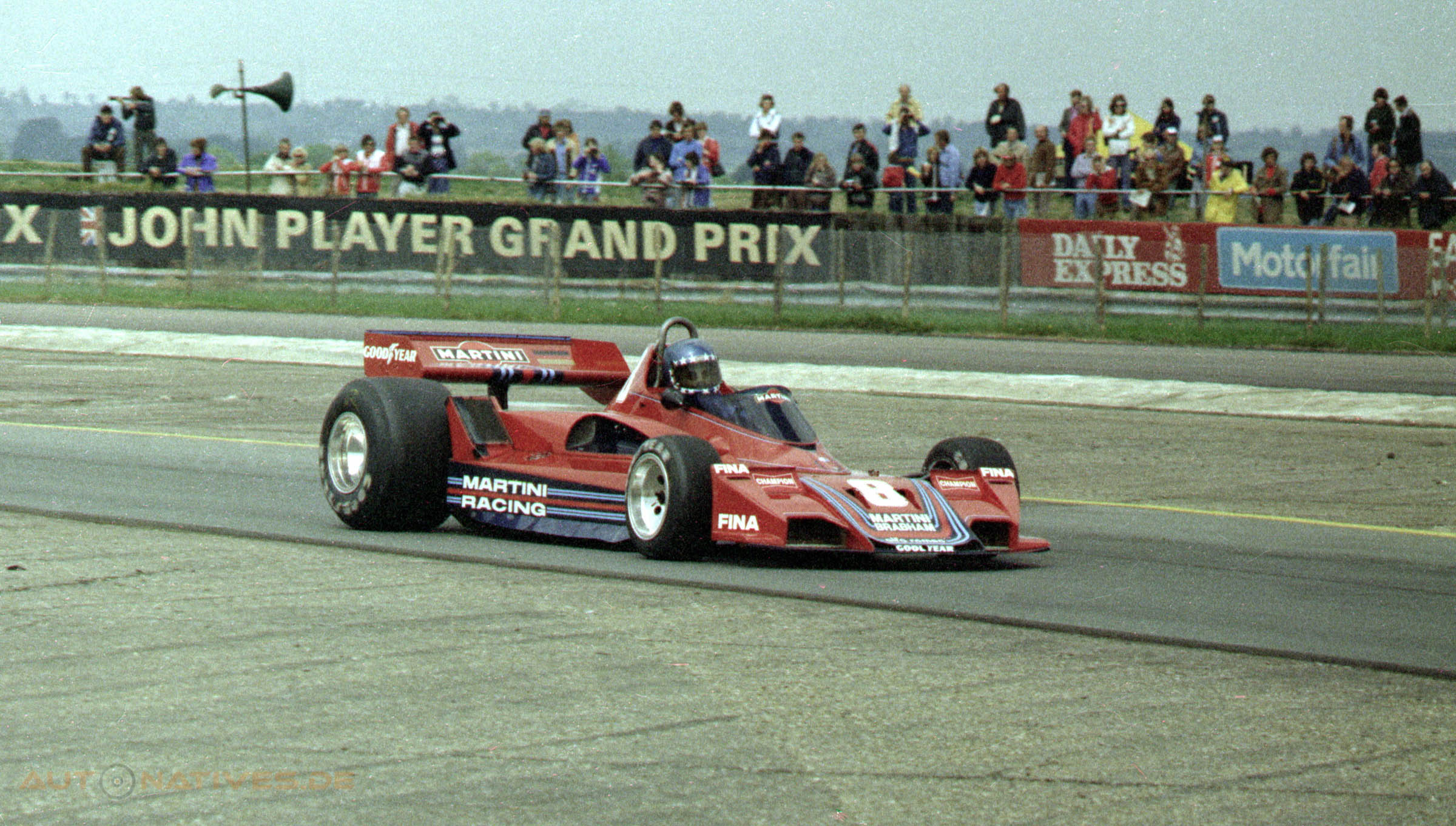Hans-Joachim Stuck im Brabham BT45B beim Großen Preis von Silverstone 1977.