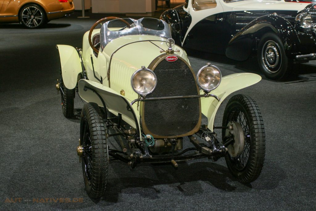 Der Bugatti Type 23 Brescia stammt vom Bugatti Type 13 ab. 