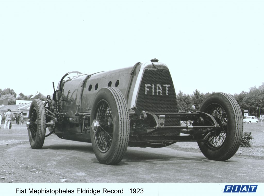 Der FIAT Mefistofele Eldridge Rekordwagen auf einem Pressefoto von FIAT.