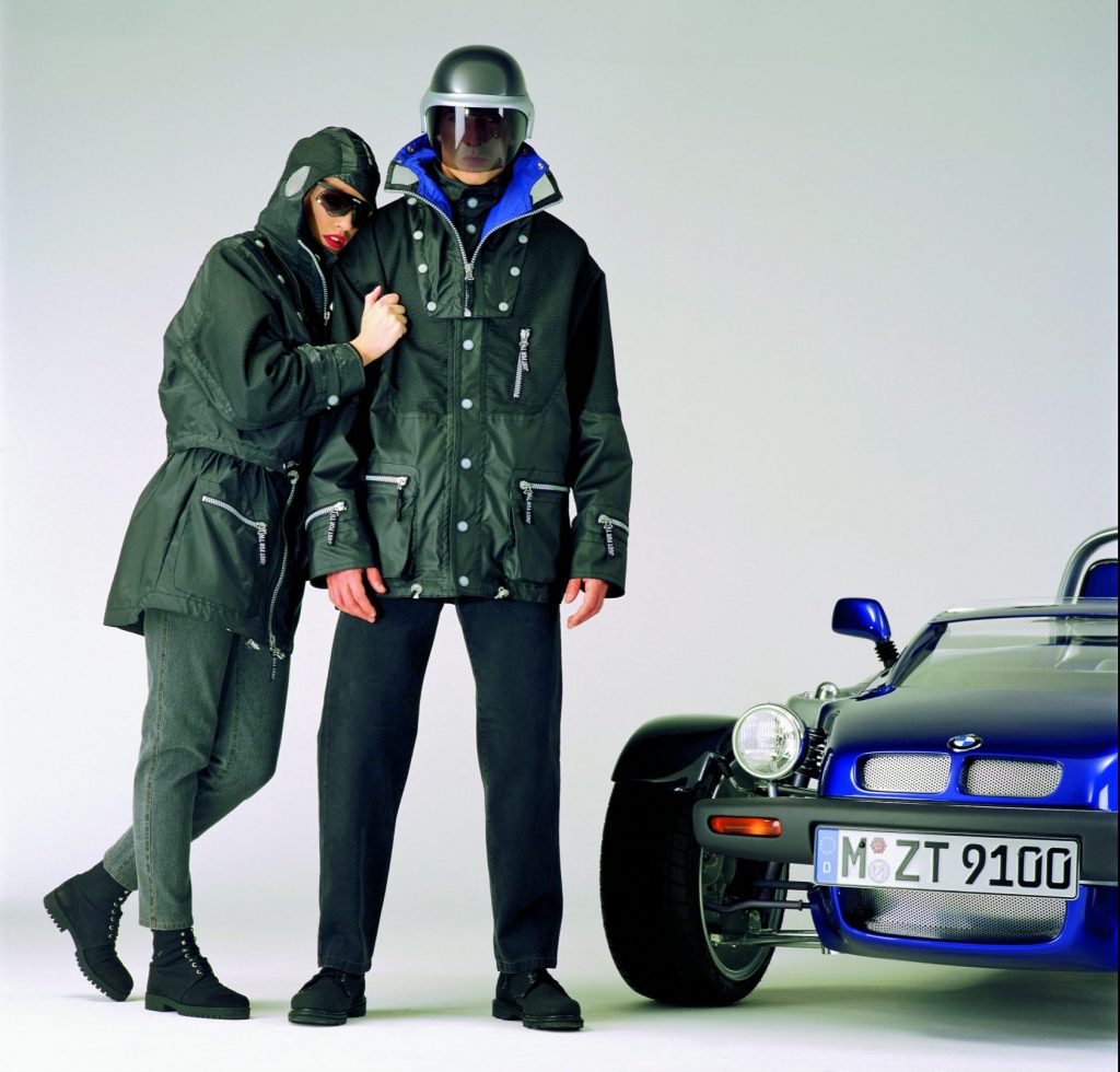Zur Konzeptstudie BMW Just 4/2 entwarfen die Designer auch die passende Kleidung.