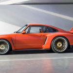 Seitenansicht des „Porsche 911 reimagined by Singer – DLS Turbo” in der Track-Version