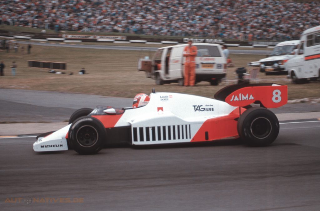 Niki Lauda im Juli 1984 mit dem  McLaren MP4/2 beim Großen Preis von Großbritannien.