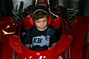 Max 2004 in einem Formel 1 Auto