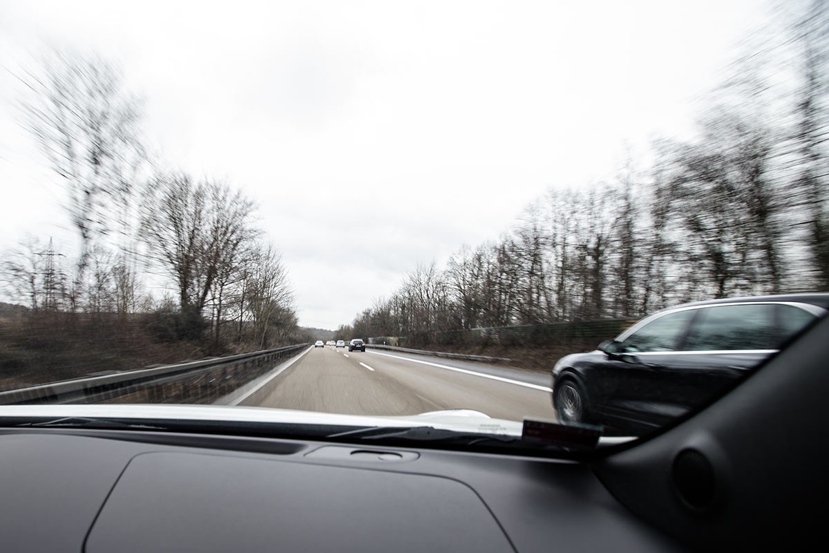 Mit dem Nissan Juke Nismo RS auf der Autobahn