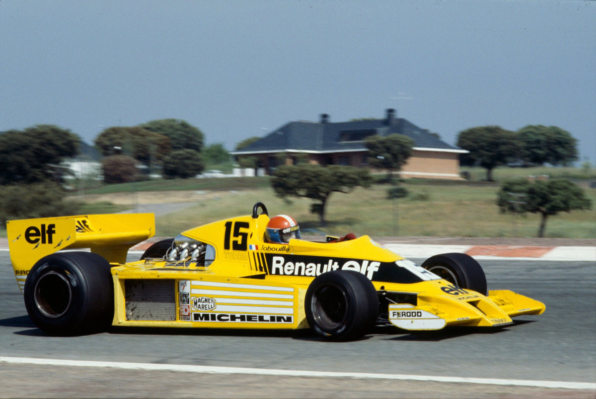 In Südafrika sorgt Jean-Pierre Jabouille für Erstaunen und stellt den RS01 auf Startplatz sechs.