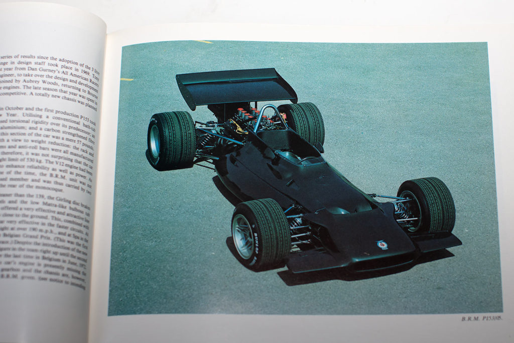 Mit dem B.R.M. P153 beendete Pedro Rodríguez eine Durststrecke von vier Jahren ohne Grand Prix Sieg. 1981 bot Christie's in London auch einen P153 an.