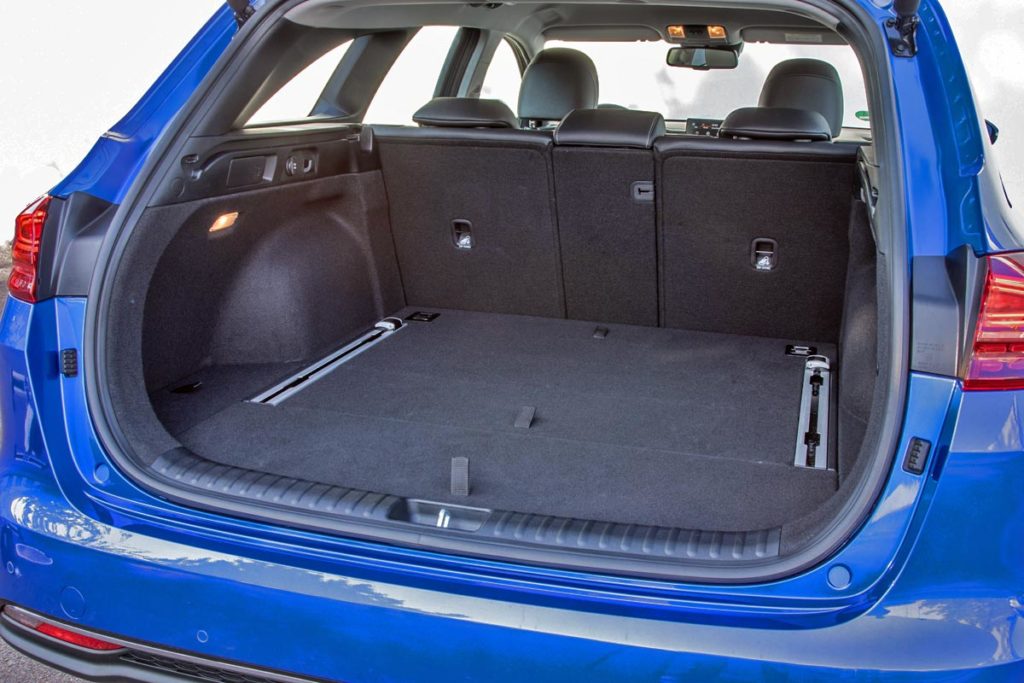 Der Kofferraum des Kia Ceed Sportswagon 1.4 T-GDi (2019) ist eben und großzügig (Foto: Kia)﻿