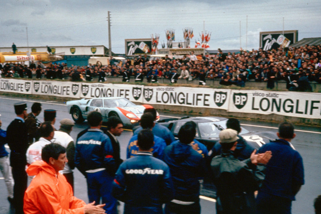 Zieleinlauf bei den 24 Stunden von Le Mans 1966