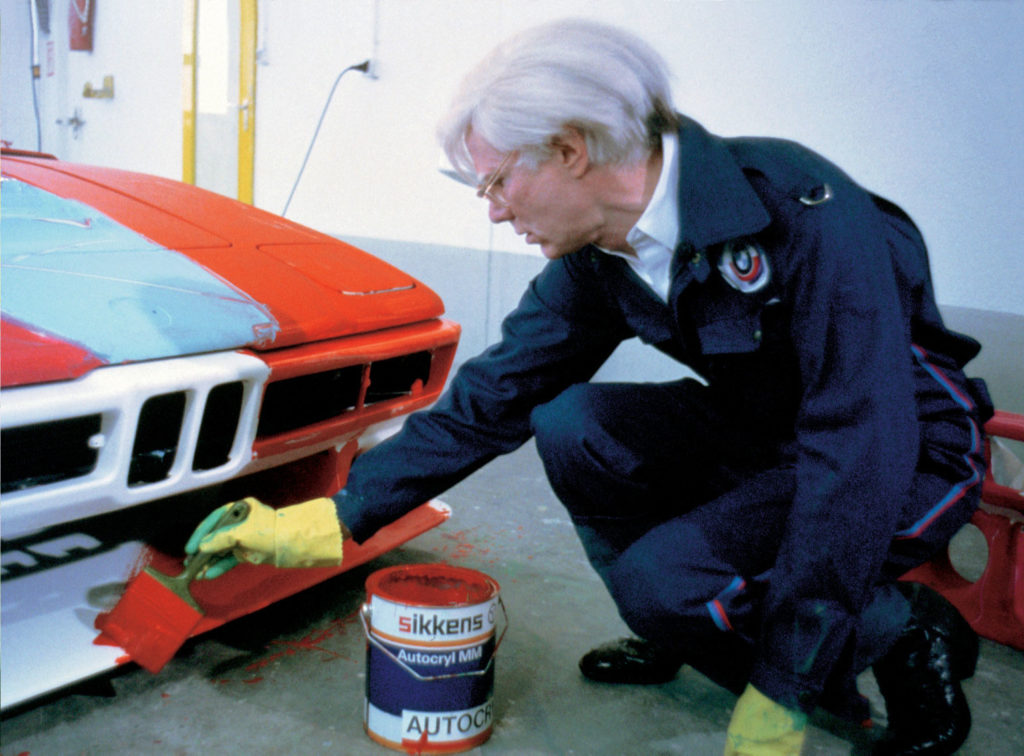 1979 bemalte Andy Warhol den BMW M1, der kurze Zeit später in Le Mans antrat.