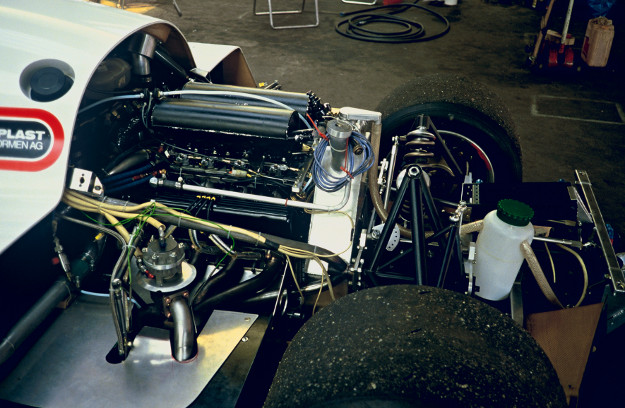 Der vom 1969 vorgestellten V8-Serientriebwerk der S-Klasse abgeleitete Rennmotor im Sauber C8 brachte Mercedes zurück nach Le Mans. (Foto: Mercedes-Benz)